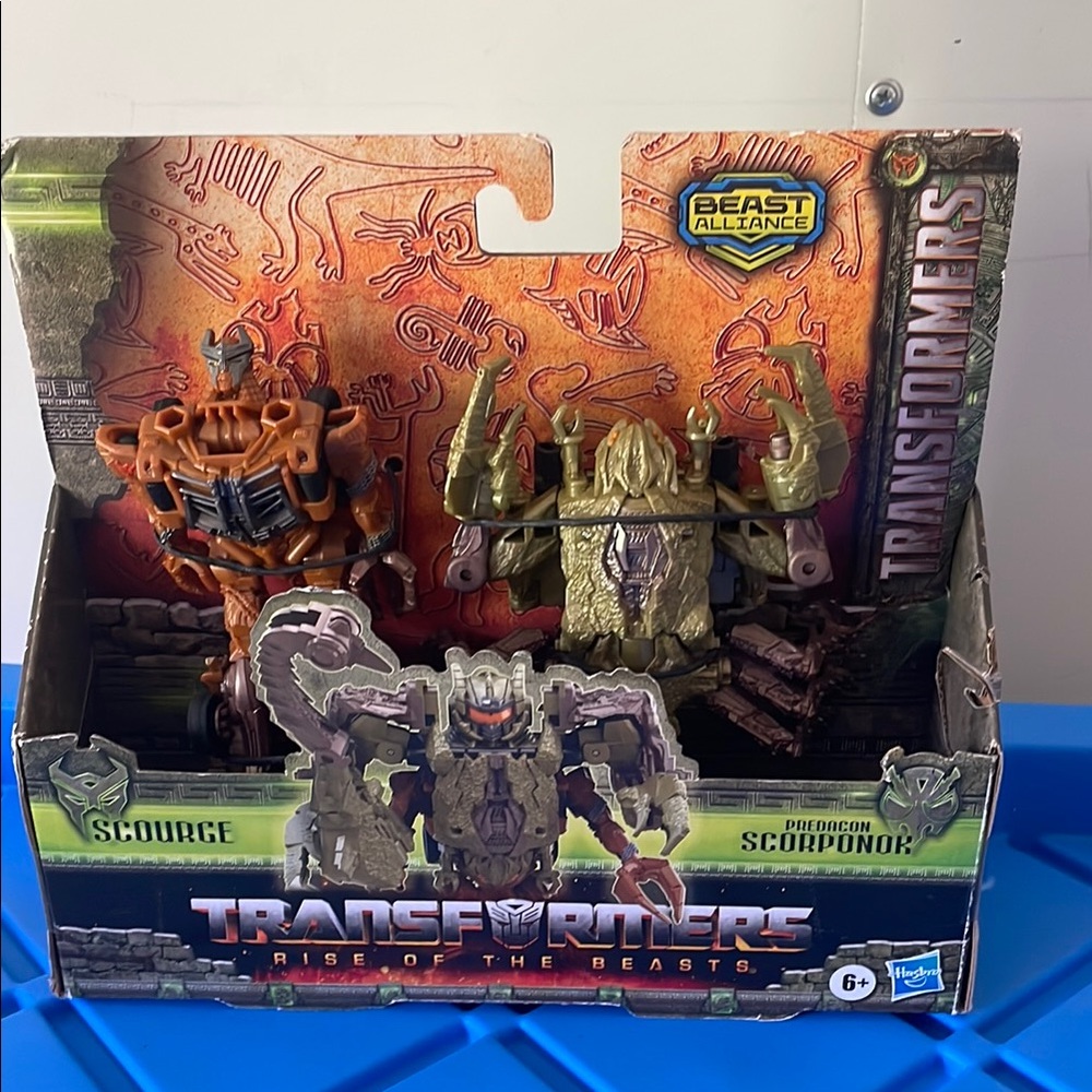 🎉NEW! Hasbro Brown and Tan Action Figures Playset